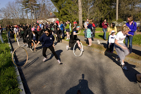 Hoop rolling race